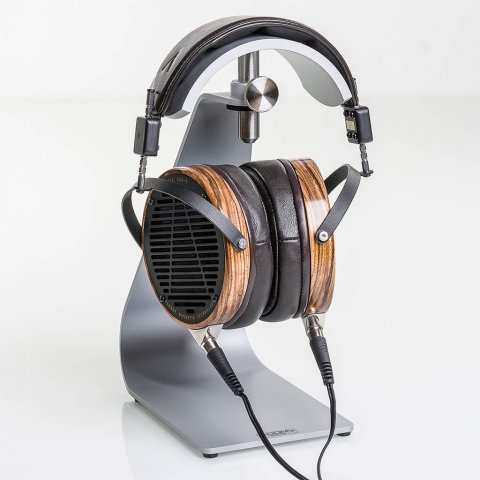 rooms-audio-line-fs-pro-headphone-stand.thumb.jpg.036a4ac3391dc06bf851f825f4591381.jpg
