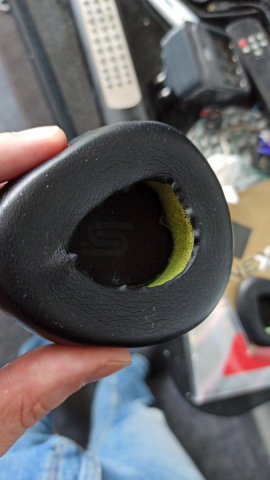 592040129_stock_pads_(glue_failure)-01.thumb.jpg.90e459f1a83029c3cdef5783c417d1cf.jpg
