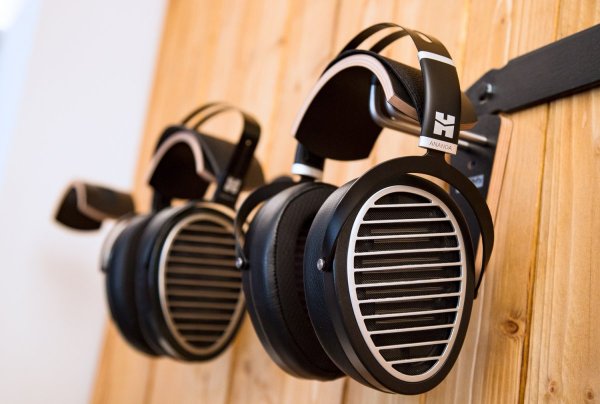 hifi-im-hinterhof-berlin-hifiman-ananda.thumb.jpg.3a20261fd22f6d6dfef558800c057597.jpg