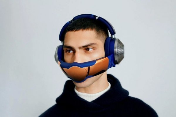 dyson_zone_headphones_1-1024x682-1.thumb.jpg.d5c30d06b94d30eac9ce7d71fb5bb9c3.jpg