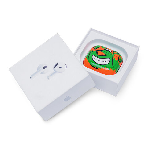 apple_airpods_3_mult_green_1.jpg
