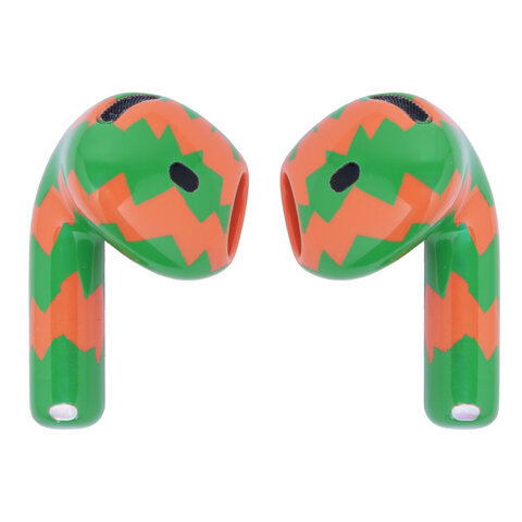 apple_airpods_3_mult_green_2.jpg